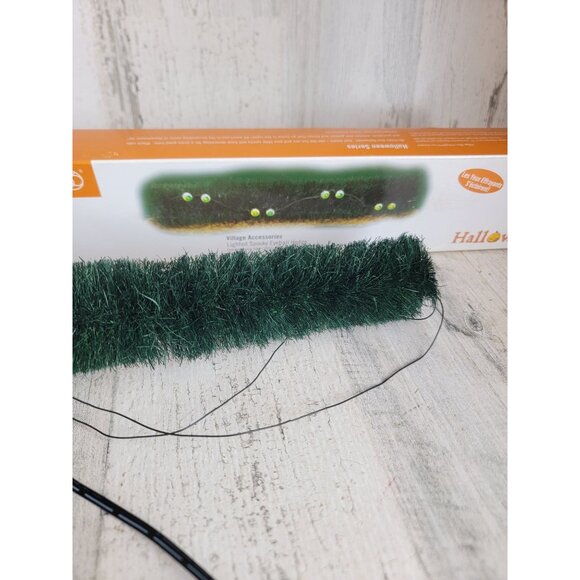 Dept 56 53211 Lighted Spooky Eyeball hedge Halloween Village - Picture 6 of 7